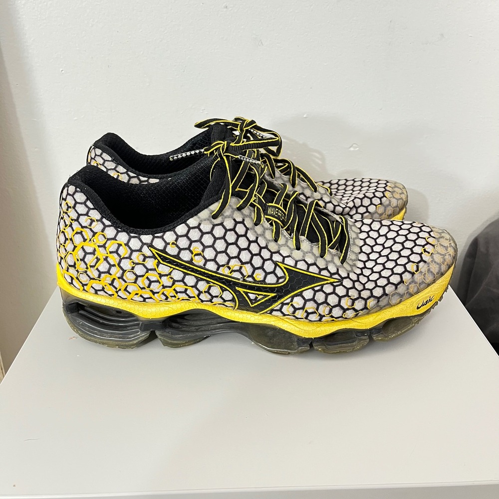 Mizuno Wave Prophecy 3‎ Running Shoe Yellow Black Silver Honeycomb Size Men's 11